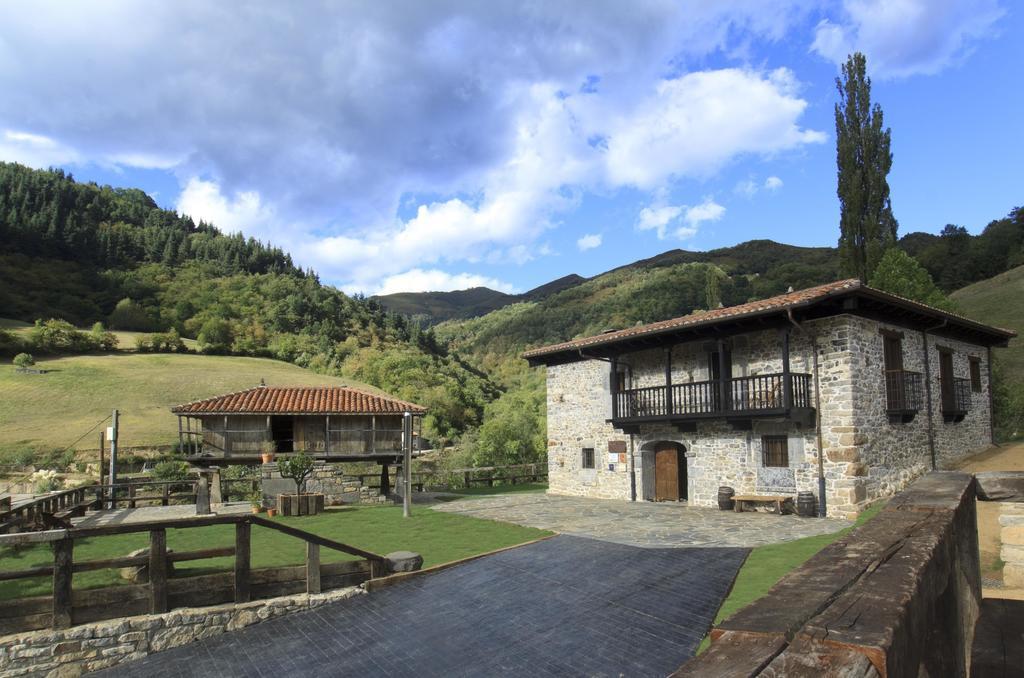 Casona de El Castañíu Serrapio Exterior foto