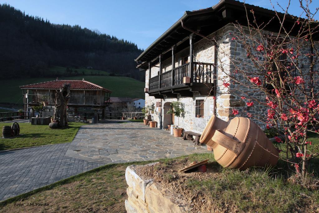 Casona de El Castañíu Serrapio Exterior foto