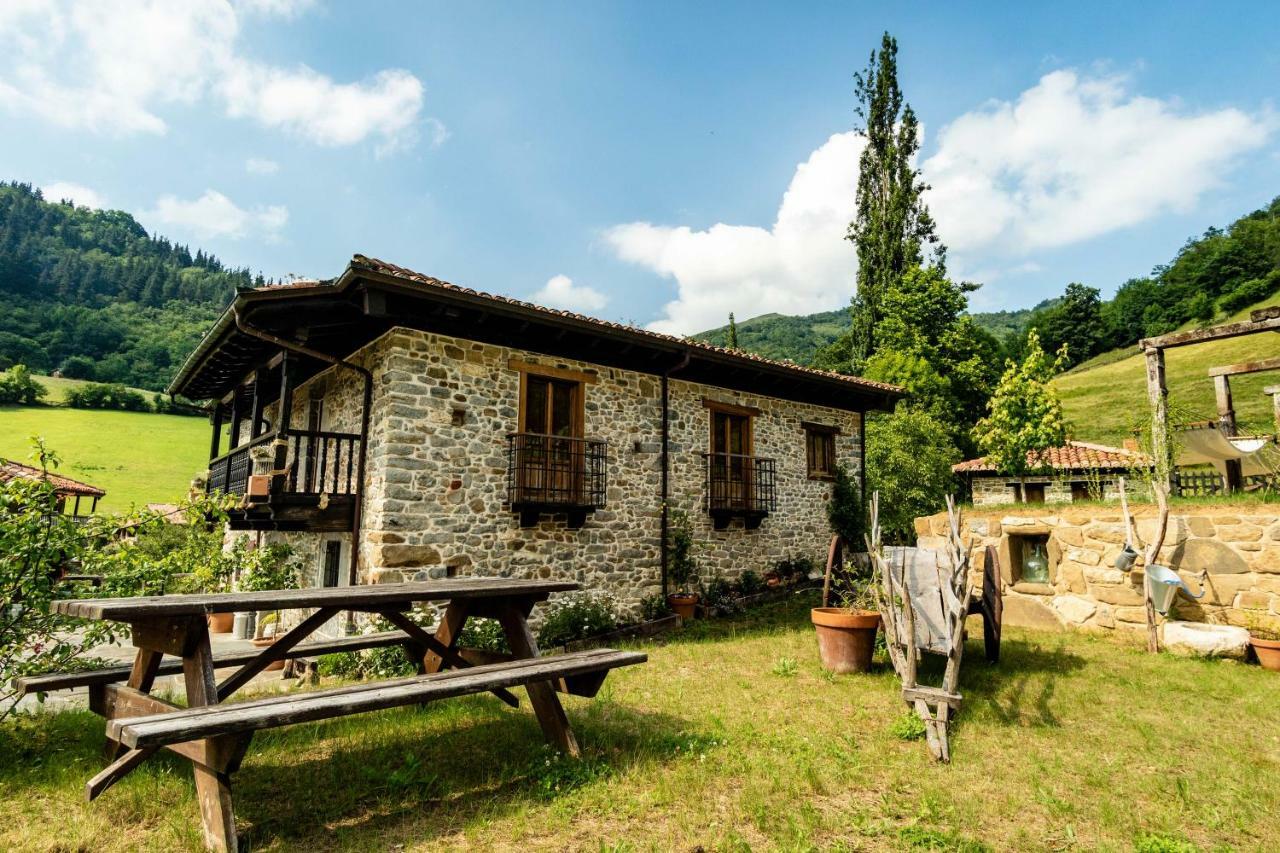 Casona de El Castañíu Serrapio Exterior foto